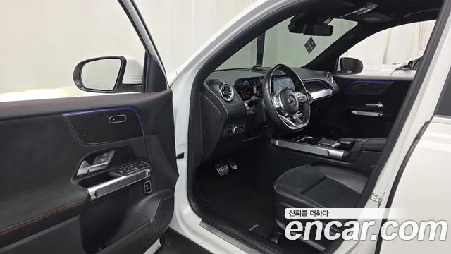 Mercedes-Benz GLB-Class — Фото автомобиля 10