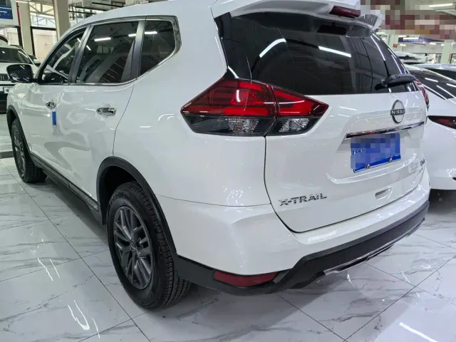 Nissan X-Trail — Фото автомобиля 4