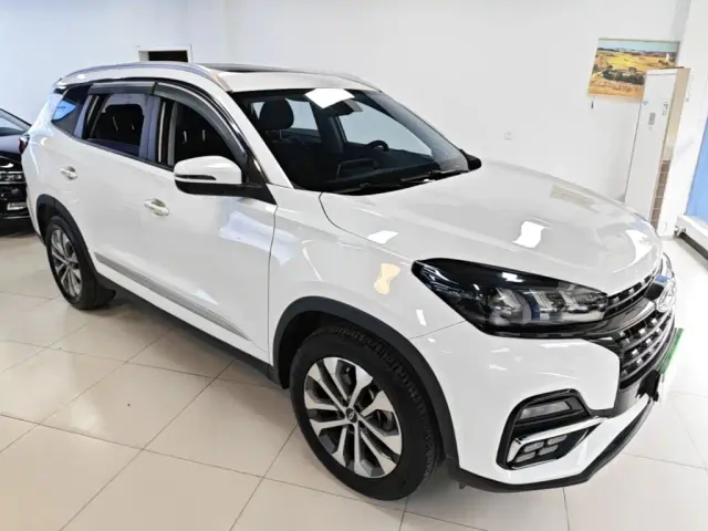 Chery Tiggo 8 — Фото автомобиля 3