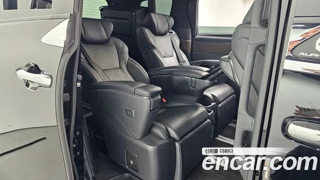 Toyota Alphard — Фото автомобиля 11
