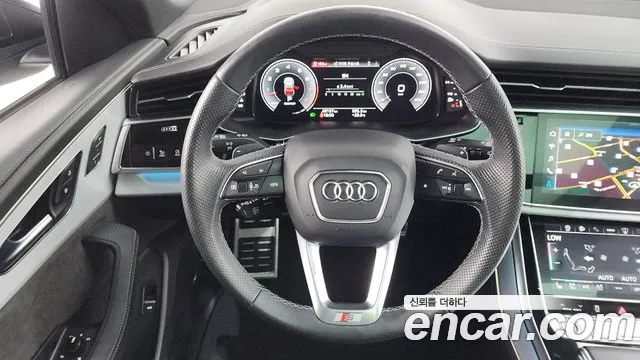 Audi Q8 55 TFSI quattro Premium — Фото автомобиля 12