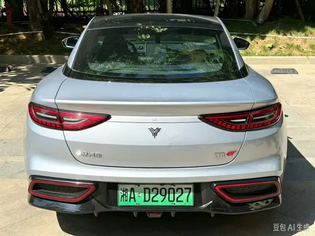 Hozon Neta GT — Фото автомобиля 8