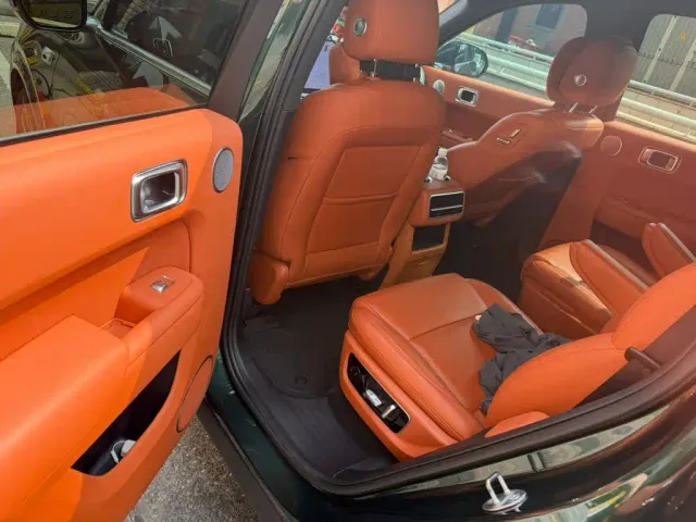 Li Auto L8 — Фото автомобиля 5