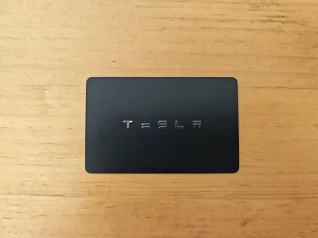 Tesla Model Y — Фото автомобиля 8