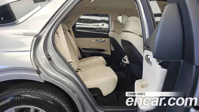 Genesis GV70 — Фото автомобиля 18