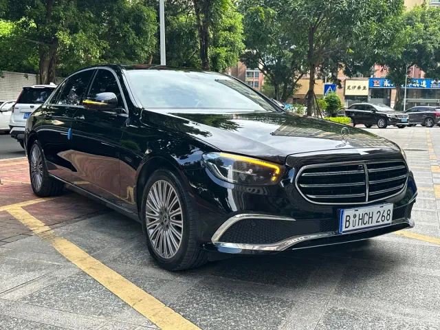 Mercedes-Benz E-Class — Фото автомобиля 3