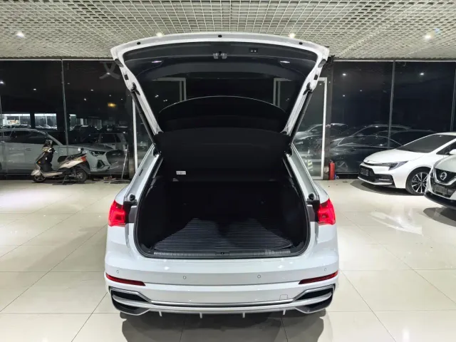 Audi Q3 — Фото автомобиля 16