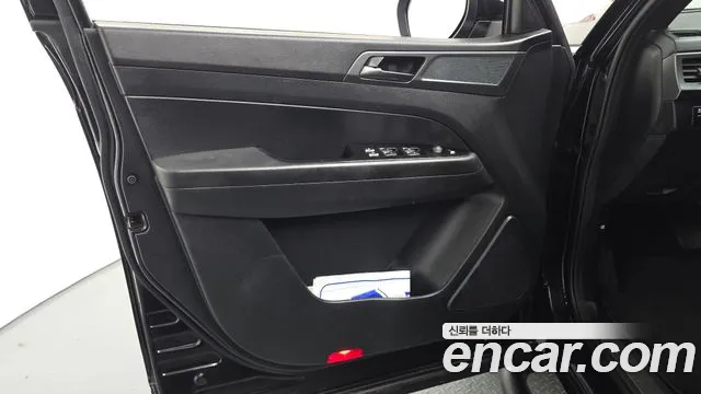 KG_Mobility_Ssangyong Rexton Новый Rexton Sport Khan Дизель 2.2 4WD — Фото автомобиля 24