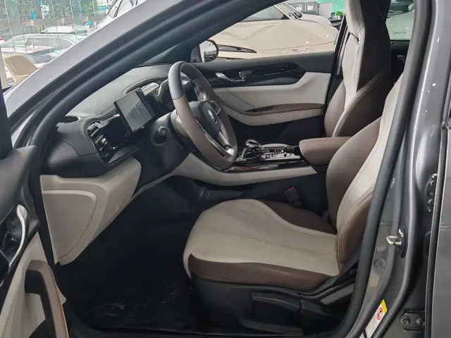 BYD Qin PLUS — Фото автомобиля 12