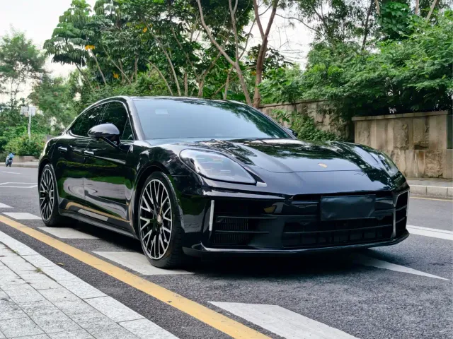 Porsche Panamera — Фото автомобиля 3