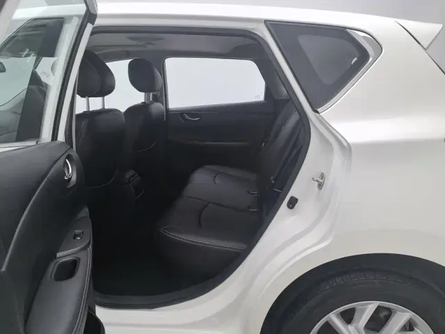 Nissan Tiida — Фото автомобиля 15