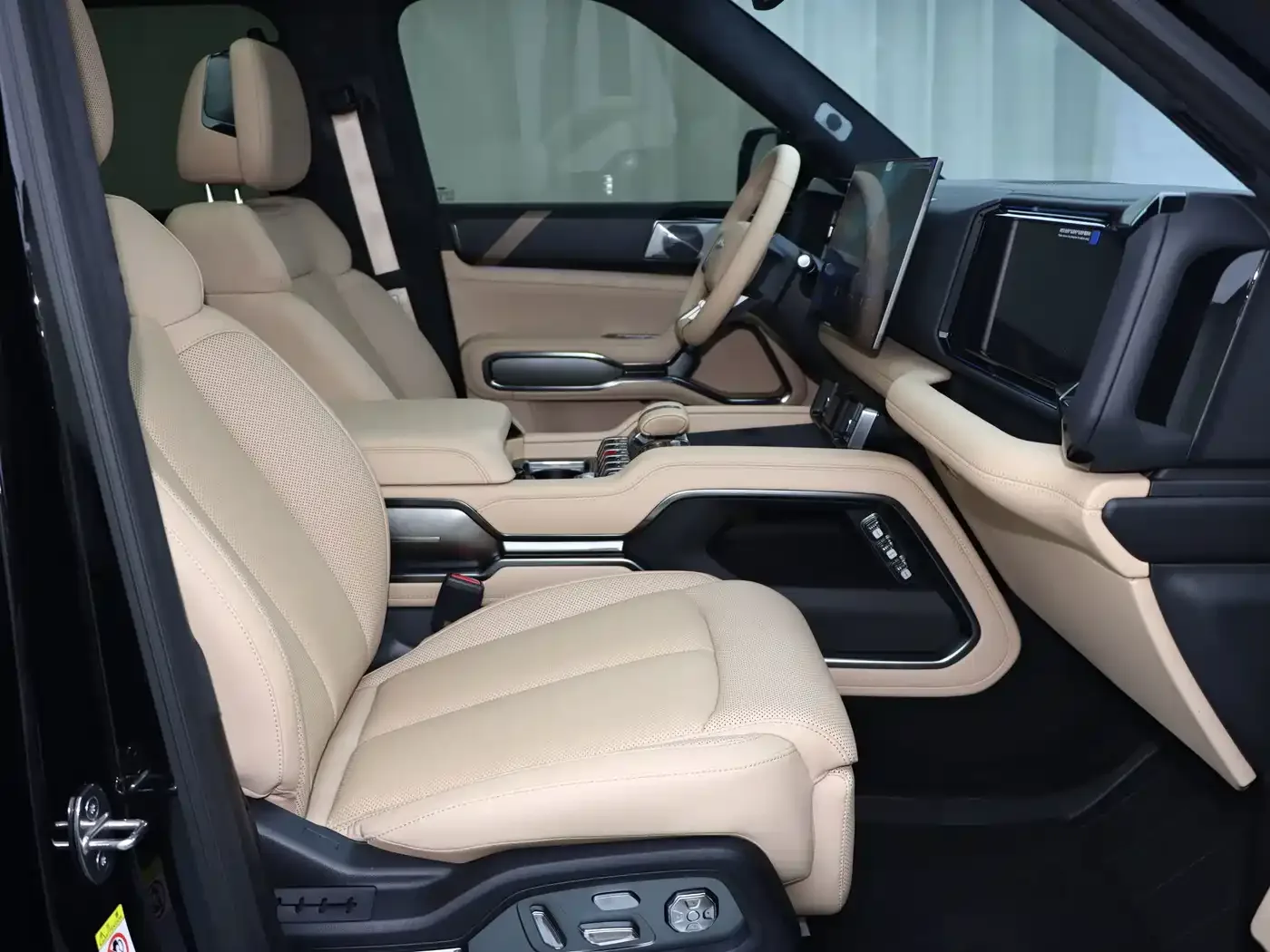 Fang Cheng Bao Leopard 8 2026 Zhihong Flagship Edition 5-seater — Фото автомобиля 13