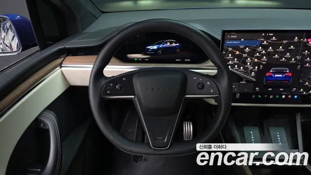 Tesla Model X — Фото автомобиля 19