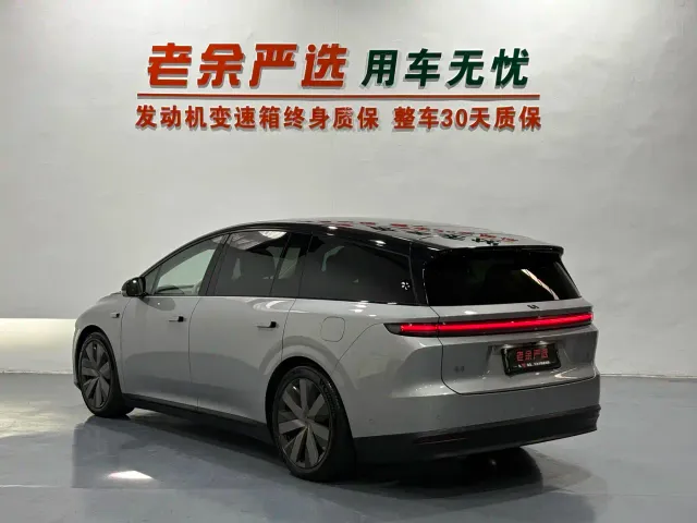 Li Auto i8 — Фото автомобиля 8