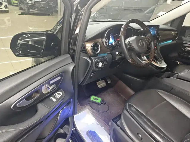 Mercedes-Benz V-Class — Фото автомобиля 15