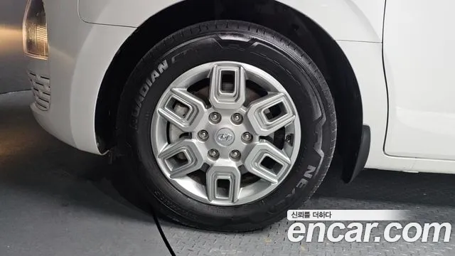 Hyundai Staria Staria — Фото автомобиля 3