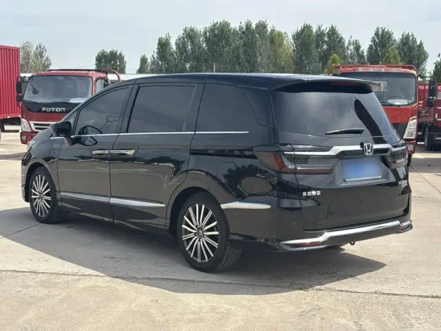 Honda Elysion — Фото автомобиля 22