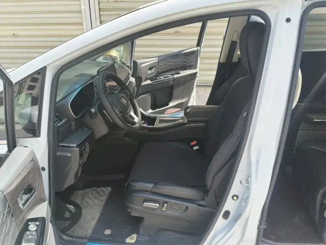 Honda Elysion — Фото автомобиля 9