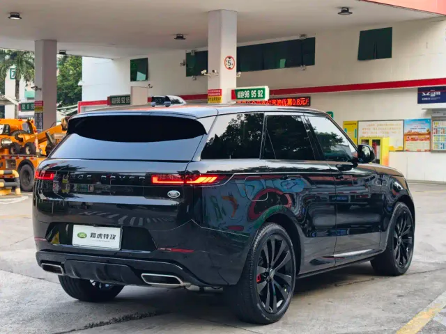 Land Rover Range Rover Sport — Фото автомобиля 13