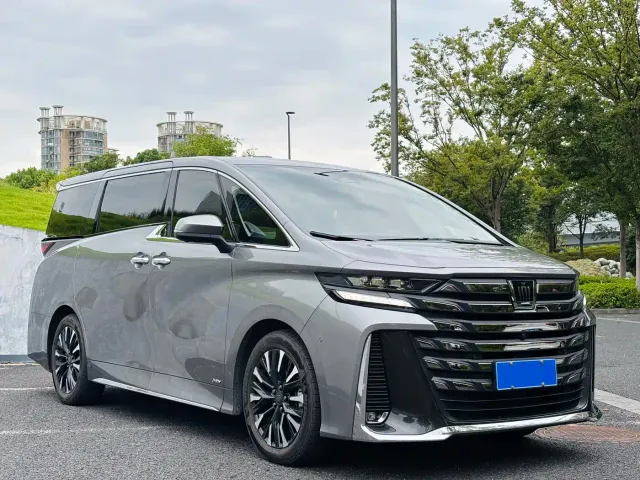 Toyota Vellfire — Фото автомобиля 3