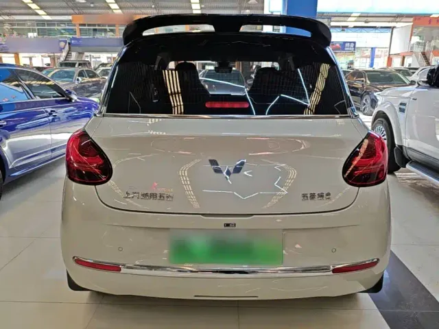 Wuling Bingo — Фото автомобиля 3