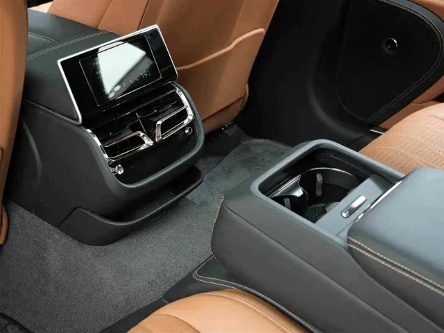Bentley Flying Spur — Фото автомобиля 19