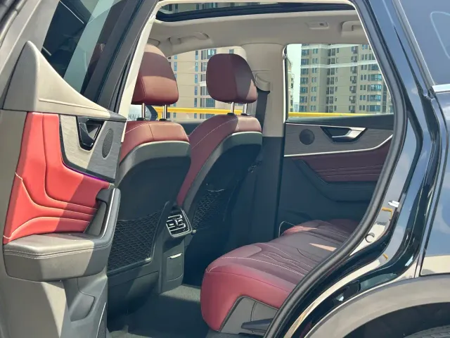 Hongqi HS5 — Фото автомобиля 5