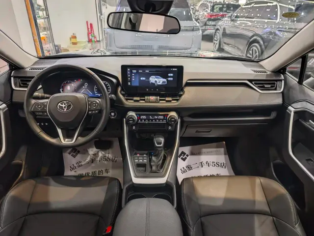 Toyota Wildlander — Фото автомобиля 11