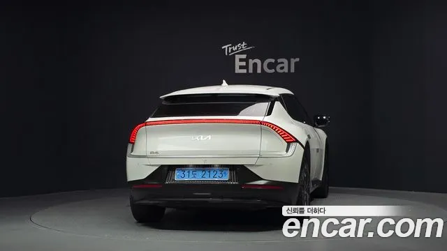Kia EV6 — Фото автомобиля 4