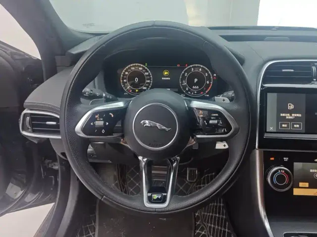 Jaguar XEL — Фото автомобиля 15