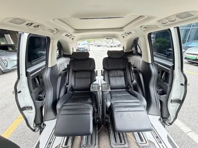 Honda Elysion — Фото автомобиля 19