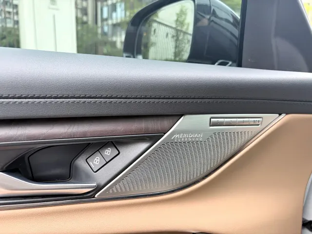 Jaguar XFL — Фото автомобиля 24