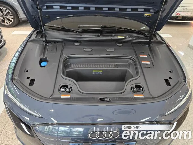 Audi A6 e-Tron — Фото автомобиля 6