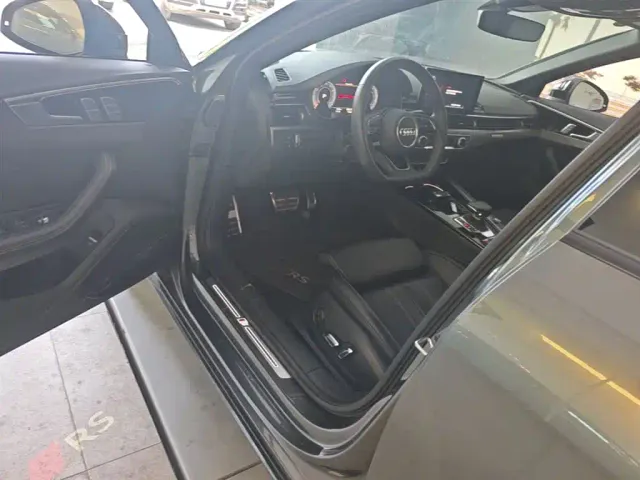 Audi A4L — Фото автомобиля 15