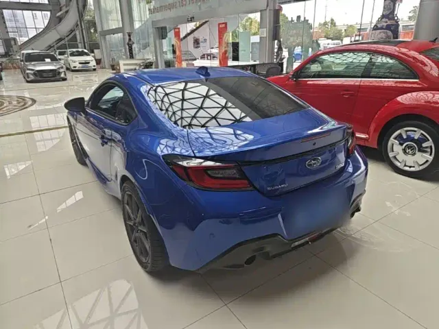 Subaru BRZ — Фото автомобиля 4