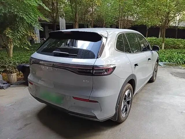 Geely Galaxy E5 — Фото автомобиля 6