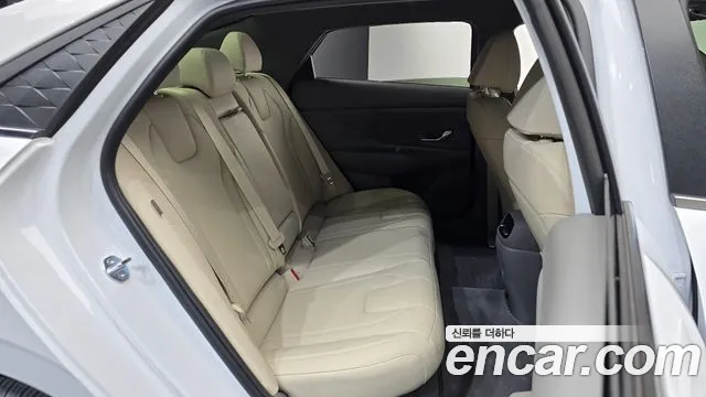 Hyundai AVANTE Inspiration — Фото автомобиля 11