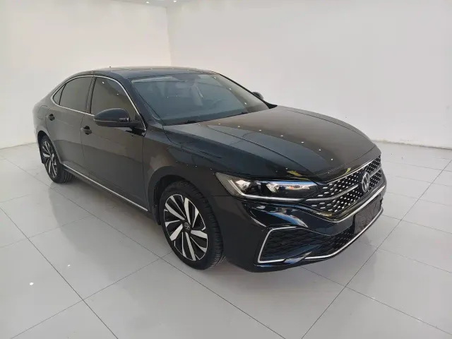Volkswagen Passat — Фото автомобиля 3