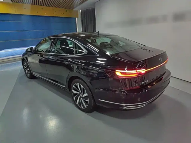 Volkswagen Passat — Фото автомобиля 4