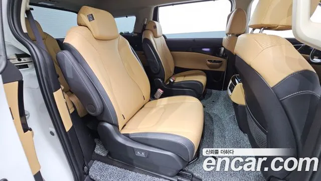 Kia Carnival Generation 4 — Фото автомобиля 17