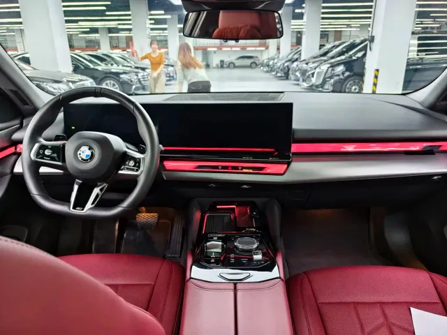 BMW 5 Series — Фото автомобиля 8