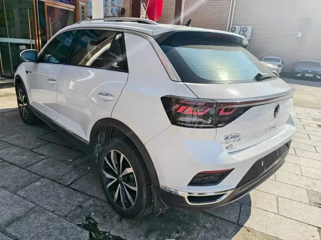 Volkswagen T-Roc — Фото автомобиля 6