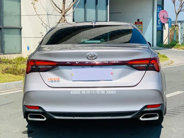 Toyota Avalon — Фото автомобиля 6