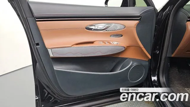 Genesis GV70 2.5T Бензин AWD — Фото автомобиля 23