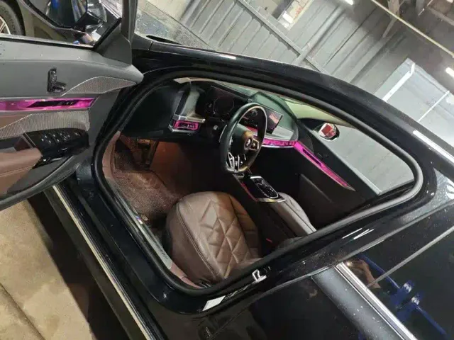 BMW 7 Series — Фото автомобиля 6
