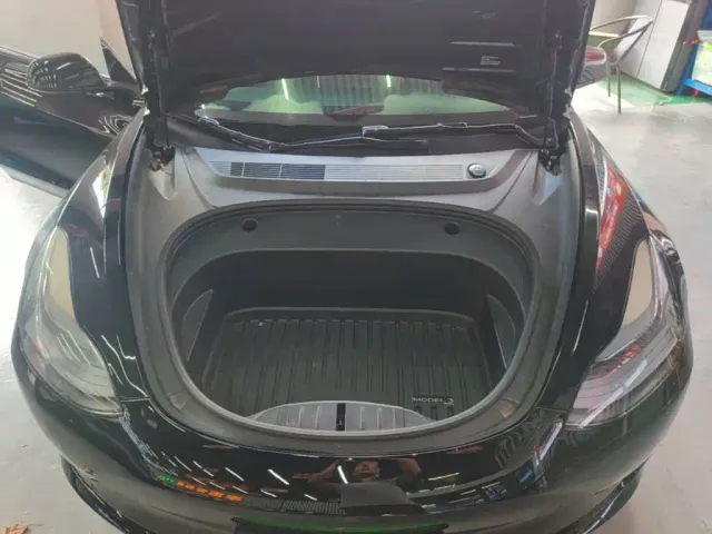 Tesla Model 3 — Фото автомобиля 19