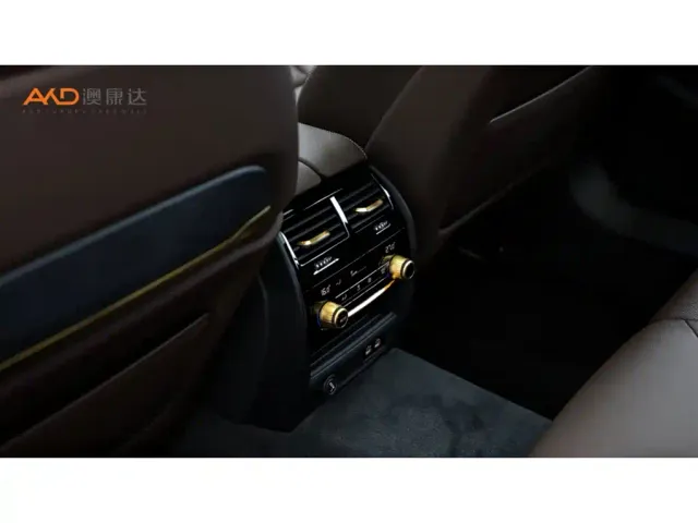 BMW 5 Series — Фото автомобиля 9