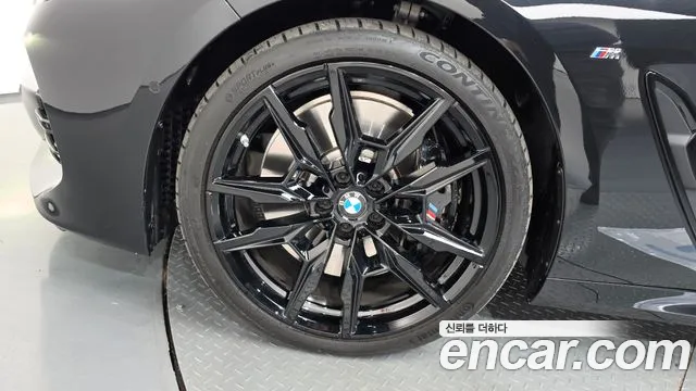 BMW 8 Series G15 — Фото автомобиля 5