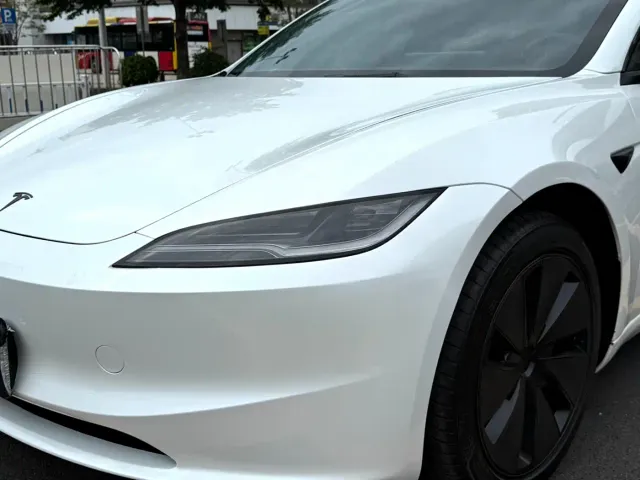 Tesla Model 3 — Фото автомобиля 9