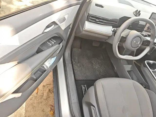 Besturn Yueyi 03 2025 445km Premium Selection Edition — Фото автомобиля 8